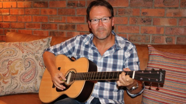 Larrivee OM-40R E - Gerhard Hauptfleisch, Cape Town