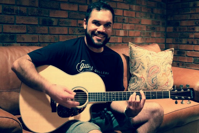 Hugo Ludik at Guitar Gallery with Larrivee LV-03 guitar