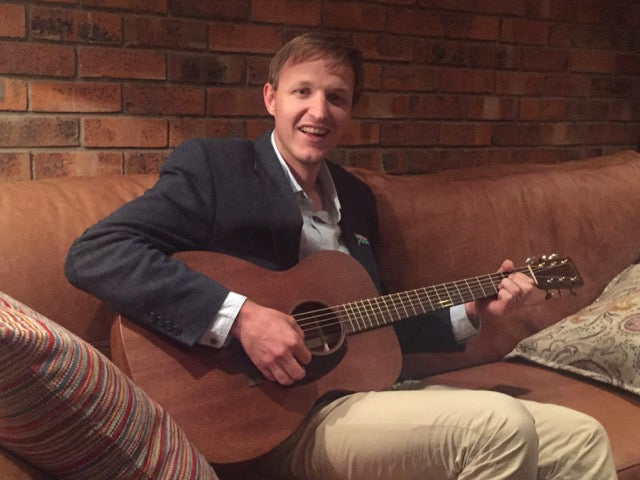 Mark visited Guitar Gallery and bought this amazing Martin 000-15m.