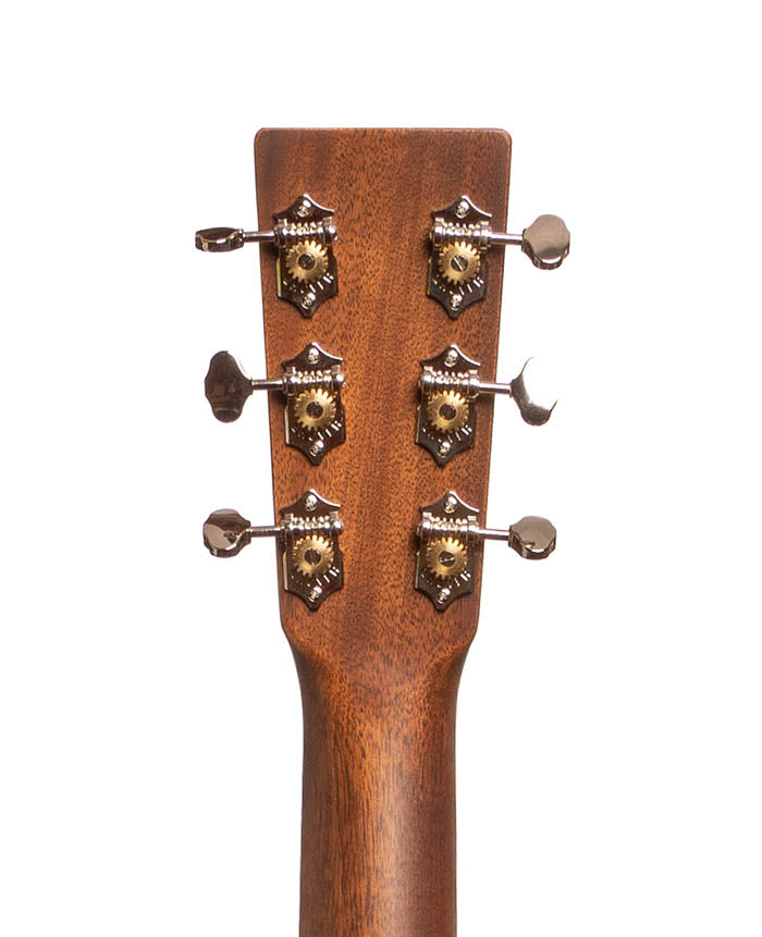 Martin D-18 (Sunburst)